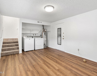 7137 Shoup Avenue - Photo Thumbnail 24