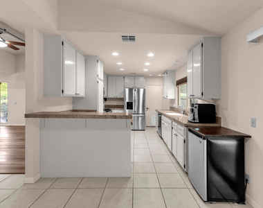 74558 Monteverde Way - Photo Thumbnail 16