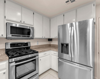 74558 Monteverde Way - Photo Thumbnail 18