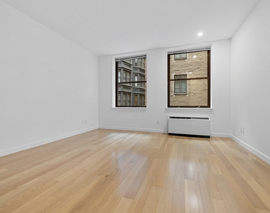 30 Wall Street - Photo Thumbnail 3