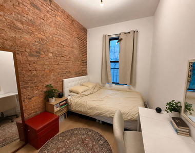 725 Knickerbocker Avenue - Photo Thumbnail 7