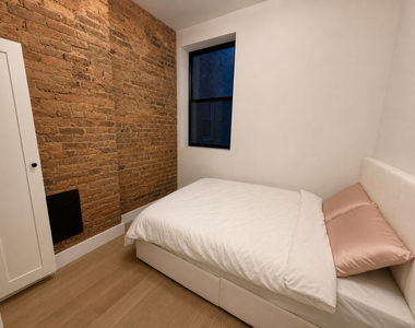 725 Knickerbocker Avenue - Photo Thumbnail 10