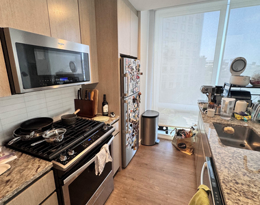22-44 Jackson Avenue - Photo Thumbnail 3