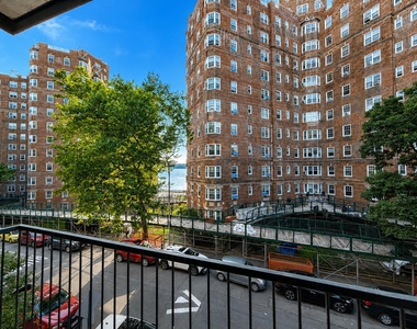 205 Cabrini Boulevard - Photo Thumbnail 8