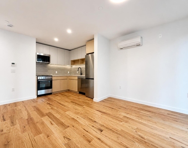 205 Cabrini Boulevard - Photo Thumbnail 6
