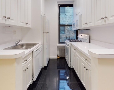 East 78th Street - Photo Thumbnail 5