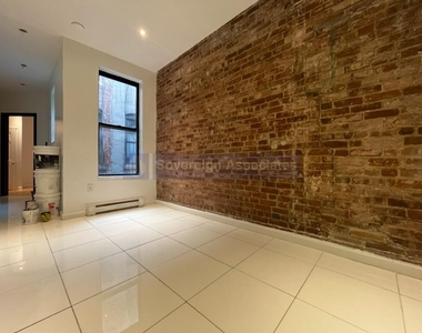 342 Manhattan Avenue - Photo Thumbnail 1