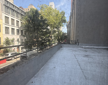 961 Lexington Avenue - Photo Thumbnail 3