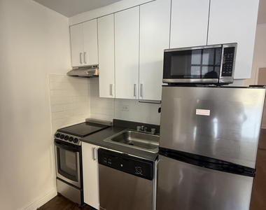 961 Lexington Avenue - Photo Thumbnail 7
