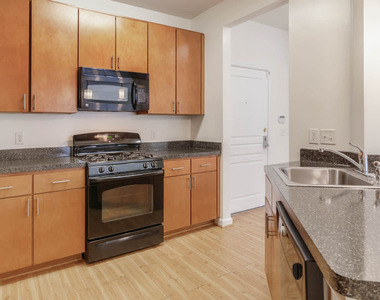 6210 Belcrest Road - Photo Thumbnail 8