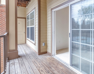 6210 Belcrest Road - Photo Thumbnail 14