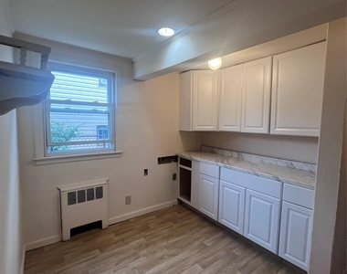 348 E Beech Street - Photo Thumbnail 4