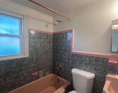 348 E Beech Street - Photo Thumbnail 8