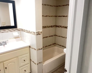 134 Scranton Avenue - Photo Thumbnail 10