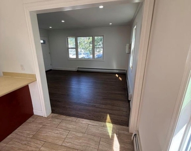 134 Scranton Avenue - Photo Thumbnail 3