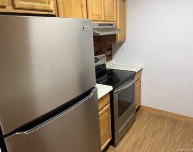97 Richmond Boulevard - Photo Thumbnail 4