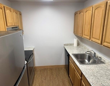 97 Richmond Boulevard - Photo Thumbnail 2