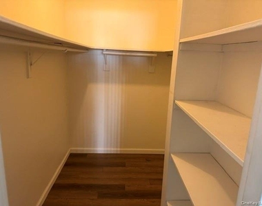 97 Richmond Boulevard - Photo Thumbnail 12