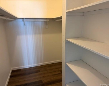 97 Richmond Boulevard - Photo Thumbnail 13