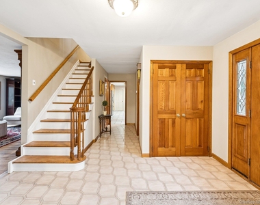 5 Linda Court - Photo Thumbnail 11