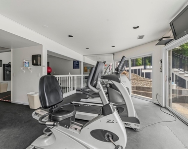 101 Eagle Bay Drive - Photo Thumbnail 27
