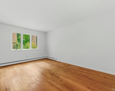 101 Eagle Bay Drive - Photo Thumbnail 13