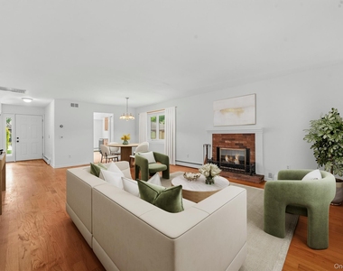 101 Eagle Bay Drive - Photo Thumbnail 2