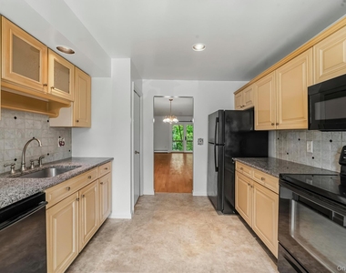 101 Eagle Bay Drive - Photo Thumbnail 8