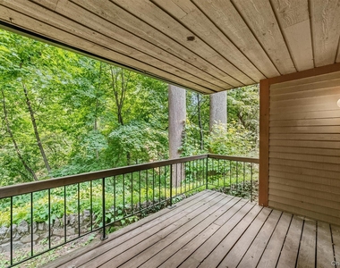 101 Eagle Bay Drive - Photo Thumbnail 20