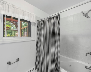 101 Eagle Bay Drive - Photo Thumbnail 18