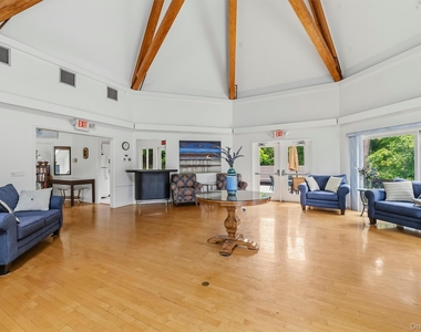 101 Eagle Bay Drive - Photo Thumbnail 25