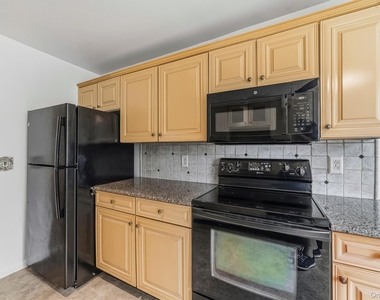 101 Eagle Bay Drive - Photo Thumbnail 9