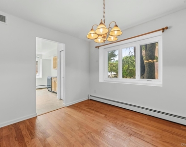 101 Eagle Bay Drive - Photo Thumbnail 6