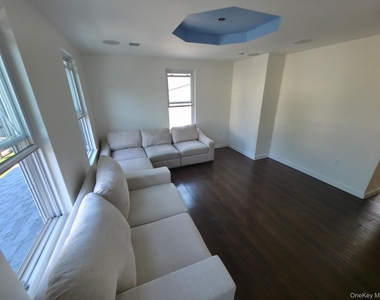 10648 97th Street - Photo Thumbnail 2