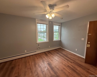 648 Main Street - Photo Thumbnail 8