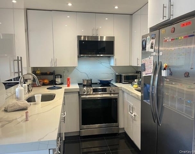 655 Chestnut Street - Photo Thumbnail 6