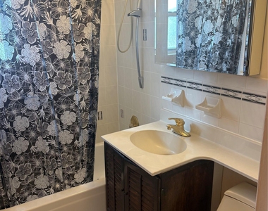 268-18 81st Avenue - Photo Thumbnail 7