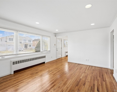 31 Evelyn Lane - Photo Thumbnail 3