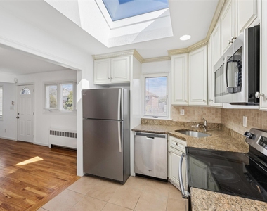 31 Evelyn Lane - Photo Thumbnail 9