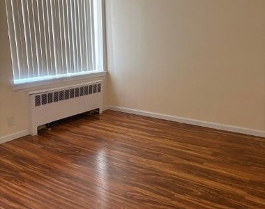 20310 Murdock Avenue - Photo Thumbnail 2