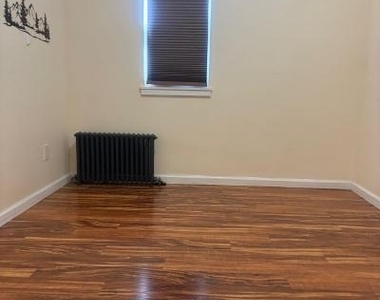 20310 Murdock Avenue - Photo Thumbnail 3