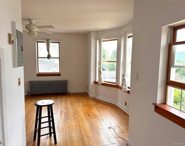 12 Villard Avenue - Photo Thumbnail 3