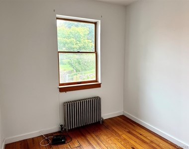 12 Villard Avenue - Photo Thumbnail 4