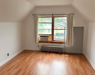 12 Villard Avenue - Photo Thumbnail 6