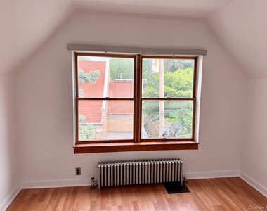 12 Villard Avenue - Photo Thumbnail 9