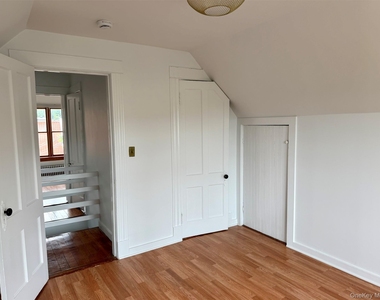12 Villard Avenue - Photo Thumbnail 5