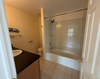 6416 Ocean Avenue N - Photo Thumbnail 6