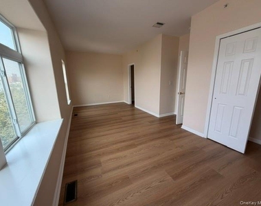 6416 Ocean Avenue N - Photo Thumbnail 9
