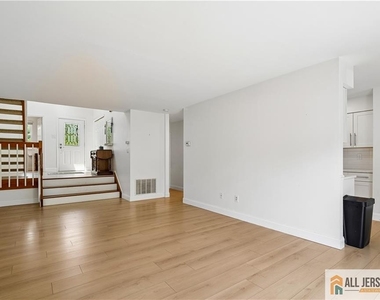 1 Brookline Court - Photo Thumbnail 7
