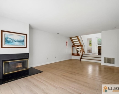 1 Brookline Court - Photo Thumbnail 6